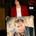 Gabriela_Holzhausen_with_her_winning_portrait_of_Roy_Dotrice